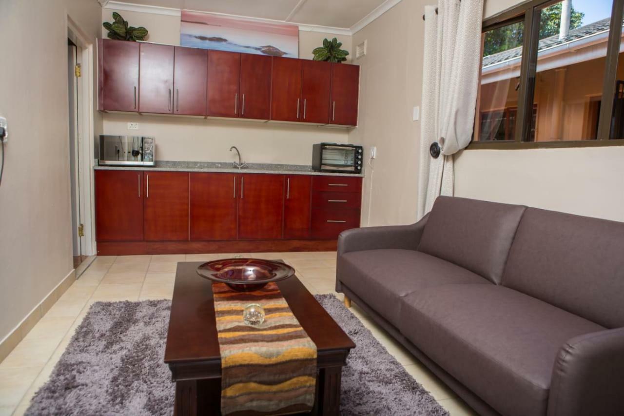 Dyna Guest House Дурбан Экстерьер фото